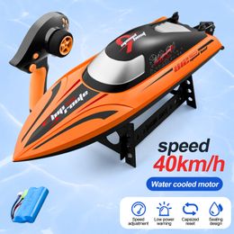 ElectricRC Boats 24GHz Remote Control Boat Dual Motors Racing Speedboat Oplaadbare batterij met grote capaciteit HighSpeed Summer Water Pool Toys 230724