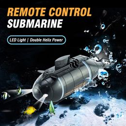 ElectricRC Boats Mini RC Boat Toys para niños Submarino de control remoto con modelo de simulación LED Radiocontrolado Regalo para niños nucleares 230906