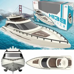 ElectricRC Boats TKKJ 24G RC Boat Mini Control remoto 128 Escala Motor dual 15KMH Velocidad rápida Lancha rápida de agua eléctrica Niño Juguete de regalo 231010