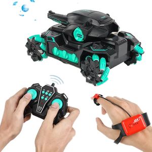 ElectricRC Auto 24G Water Bom RC Tank AUTO Licht Muziek Scheuten Speelgoed Voor Jongens Rupsvoertuig Afstandsbediening Oorlog Tanks tanques de radiocontrol 230724