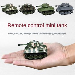 ElectricRC Car Simulación Mini RC Tank Car Modelo Radio Control Vehículo Tanques electrónicos Regalos Juguetes para niños 231207