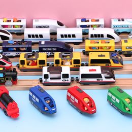ElectricRC Track Kids RC Treni elettrici Locomotiva Magnetic Train Diecast Slot Toy Fit For Brio Wooden Railway Train Binari Giocattoli per bambini 230628