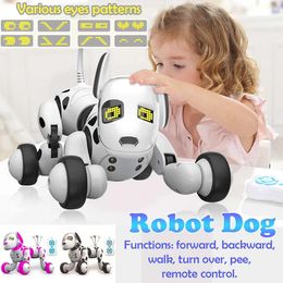 Jouets électroniques pour animaux de compagnie Smart Robot Dog 2.4G Télécommande sans fil Intelligent Talking Walk Dance Robot Dog Jouet éducatif Electronic Pet enfants Cadeau 230523