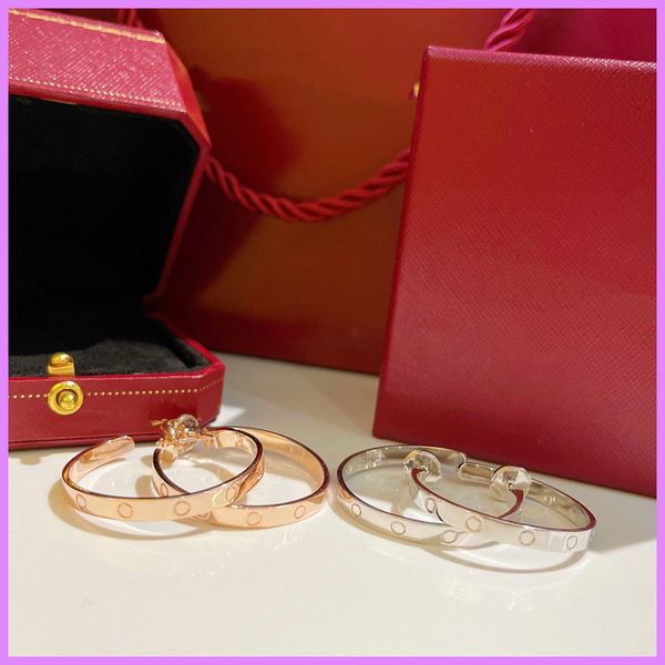 Galvanoplastia Pendientes de oro grueso Ronda para mujer Pendientes de botón Joyas de diseñador Pendientes de oro de alta calidad para damas para fiesta de boda D2112274F