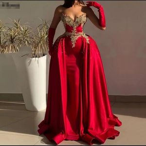 Élégant 2 En 1 Robes De Bal Avec Train Amovible 2023 Sirène Rouge Dubaï Robe De Soirée Chérie Or Dentelle Formelle Robe D'anniversaire Aso Ebi Robe Formelle Robe De Festio