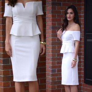 Elegante 2016 satén blanco fuera del hombro vestidos de cóctel de vaina corta baratos de manga corta Peplum vestidos de fiesta hasta la rodilla por encargo EN101910