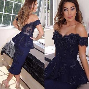 Elegante 2020 Marineblauwe Kralen Cocktailjurken Thee Lengte Peplum Off Shoulder Galajurken Applique Kant Formele Jurken Feest Even217N