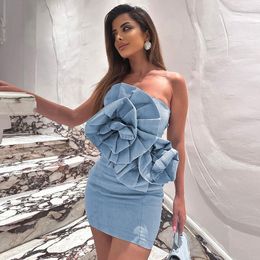 Minivestido vaquero elegante con flores en 3D para mujer, vestido Sexy sin tirantes, sin mangas, con Espalda descubierta, ajustado para fiesta y discoteca