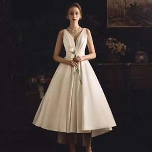 Elegante vestido De novia corto acampanado 2023 cuello en V sin mangas Hi Lo satén mujeres Vestidos De novia espalda descubierta por encargo Vestidos De Noiva2915