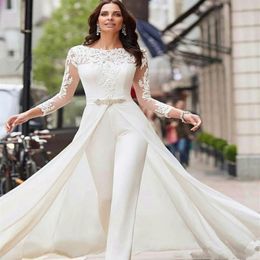 Élégant Une Ligne Robes De Mariée À Manches Longues En Dentelle Combinaison 2023 Mousseline De Soie Applique Ruché Balayage Train De Mariage Robes De Mariée225N