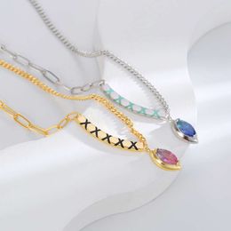 Élégant et luxueuse Fashion Candarbone Chain Ins High Level Nombre d'accessoires tiktok le même collier pour les femmes polyvalentes