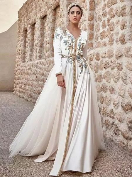 Elegante árabe Dubai Bordado Vestidos de noche formales Marruecos Kaftan Una línea Vestidos para ocasiones especiales con falda desmontable Manga larga Vestido de recepción musulmán