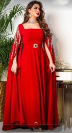 Élégant arabe caftan rouge robes de soirée pour les femmes manches cape longueur de plancher une ligne robe formelle col carré longue satin occasion spéciale robe de bal 2024