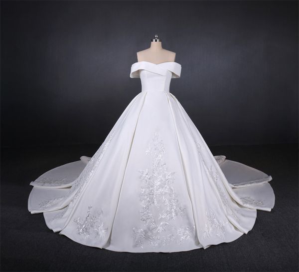 Elegante hermoso vestido de novia sin mangas apliques vestido una línea nupcial tren de barrido de gama alta por encargo vestido sin tirantes