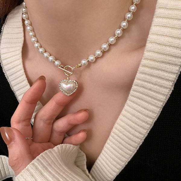 Elegant Big White Imitation Perle perle Collier pour femmes Crystal Heart Shell Pendant Sweet Wedding Party Bijoux Collier Femme