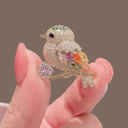 Elegante Vogelbroches voor Vrouwen Meisjes Vogel Volledige Kristallen Broches Pins Glanzende Dier Badges Sieraden Pak Kraag Reversspeldjes