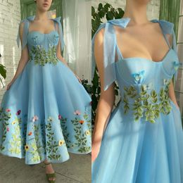 Elegante blauwe jurken Spaghetti Bloemblad Appliques Spring prom feestjurk enkellengte Homecoming jurk een lijn
