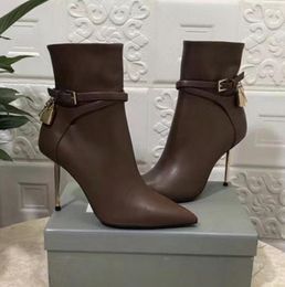 Elegante laarzen schoenen TF-Heel populaire trendy dames lederen hangslot enkellaars jurk hakken laarzen luxe rode zolen hak damespumps Turela