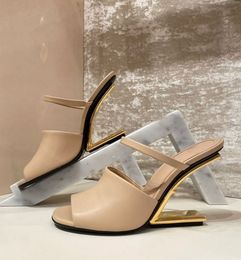 Elegant merk eerste sandalen schoenen vrouwen open teen kalf leer naakt zwart witte pumps feestjurk sculpturale f-vormige hiel dame slingback