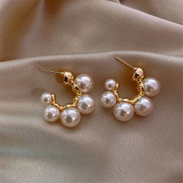 Pendientes elegantes de oro amarillo de 14k con perlas coreanas de Metal para celebridades, joyería de moda para mujer, pendientes inusuales para fiesta de boda de lujo 2024