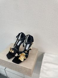 Design élégant robe de mariée nuptiale sandales chaussures cassandra dame fleur fleurs marques de luxe hautes talons femmes marche