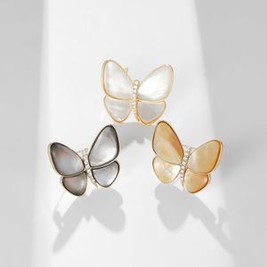 Design élégant Papillon Forme Naturel Shell Broches Argent Pin Poitrine Pins pour Femmes Cadeau