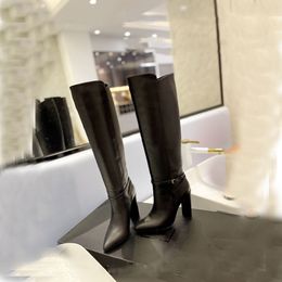 Design élégant de nouvelles bottes longues designer luxe hiver en peau de mouton femmes chaussures pointues mode genou-hauts talons cowboy bottes broderie
