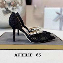 Diseño elegante Bombas de mujeres Boda de bodas de novia Aurelie Zapatos Mujeres de los pies puntiagudos con adornos de perlas encaje negro blancos tacones eu35-43 con caja