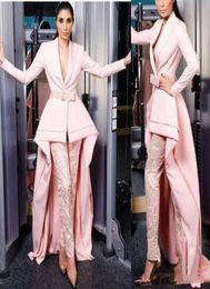 Elegante Designer Hoog Laag Jumpsuits Avond Formele Jurken V-hals Roze Kanten Broek Galafeestkleding Met Lange Mouwen Satijnen Ceintuur Cel5600135