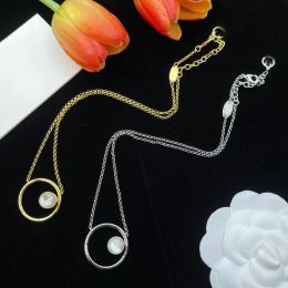 Collier de concepteur élégant couloir pour femmes pour femmes noix de perle de perle
