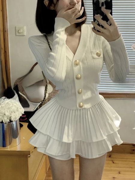 Robe élégante 2 pièces jupe set office dame décontractée française tricot top women fête sexy mini mode coréen automne 2023 240402