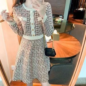 Elegante Jurken Dames Casual Gebreide Jurk Mode Letterpatroon Lange Mouw Hoge Kwaliteit Dameskleding Effen Losse Hoge Taille Jurk