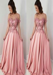 Robes de demoiselle d'honneur de soirée élégantes à fleurs roses poussiéreuses sur l'épaule perles avec manches longue robe de soirée de bal formelle1398462