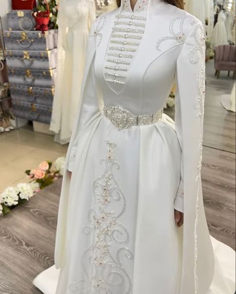 Elegante bordado árabe blanco una línea vestidos de novia cuello alto mangas largas musulmanes vestidos de novia de satén simple cabo Dubai Kaftan ropa de novia 2023