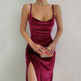 Elegante avondjurk voor vrouwen zomer fluwelen midi bodycon jurk mouwloze off -schouder backless feestclub jurken 220521