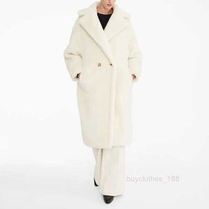 Elegant Fashion Luxury Designer Coat Cashmere Coat Lool Mélangez pour femmes manteau Tedgirl Series en peluche en peluche