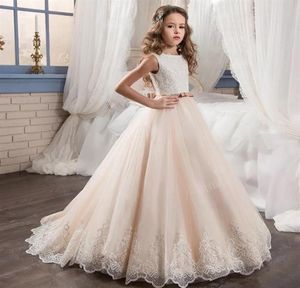 Élégant Flower Girls Dress Kids Long Maxi Lace Tulle Robe arrière pour la fête Mariage Girls Formaux Vestidos288H9189566