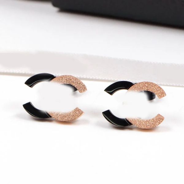 Elegant Gold Black Classic LETTER STUD MURD MOURTALE CHARME EARPROP BRESSE DRUNE MORTIE DE LUXEUR BRANGE DE LUXEM