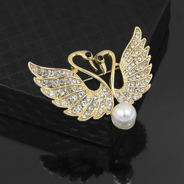 Broche de cisne bonito de aleación de Color dorado de alta calidad con cristal transparente y perla de imitación para mujer, broches de animales encantadores, joyería