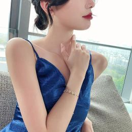 Élégant incrusté de strass coréen 14K or blanc Bracelets couleur or fleur bracelet à breloques pour les femmes bijoux de mode accessoires cadeaux de fête