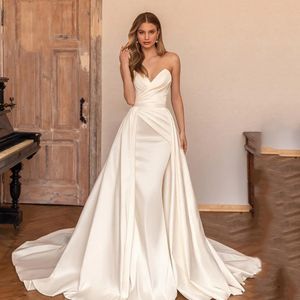 Elegant Ivory A-line Satin Wedding Dress With Detachable Skirt Sweetheart Strapless Long Train Bridal Gowns Sleveless Backless Garden Wedding Dresses 2022