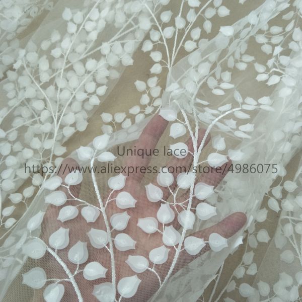 Élégant robe de mariée laser en ivoire tissu en dentelle 3D Leafs Bridal Lace Sell by Yard 240420