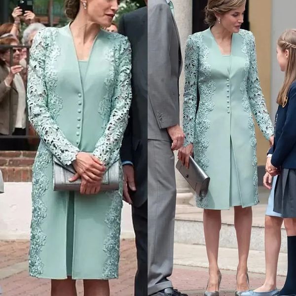 Elegante hasta la rodilla Vestidos para madre de la novia Trajes de encaje Mangas largas Salvia Satén Vestidos de invitados de boda rectos Mujeres Ropa formal para eventos 2024