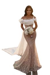 Elegante Kant Zeemeermin Trouwjurken Met Cape Sexy Off Shoulder Applicaties Kralen Buttlerfly Lange Arabische Dubai Bruids Receptie Jurk Custom Made