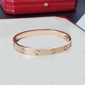 Elegante dames liefde dames vergulde gouden armband rosé zilverkleurige roestvrijstalen armbanden cjeweler gesneden letters ijskoude glanzende armbanden liefde delicaat ZB061 I4