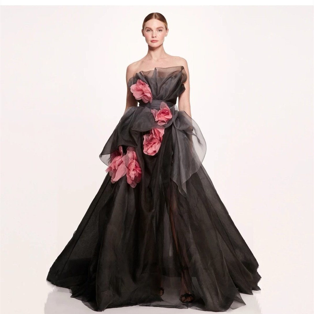Elegante lange schwarze Organza-Abendkleider mit handgemachter Blume A-Line Muslim Sweep Zug Schnürrücken-Prom-Kleider Partykleider für Frauen