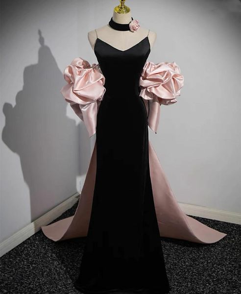 Robes de bal à col en V Velvet noir long en V avec arc rose rose plissé en train plissé robe de fête de fête