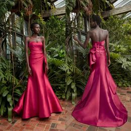 Elegante lange fuchsia sweetheart satijnen avondjurken met ruches zeemeermin mouwloze sweep trein geplooide rits terug prom jurken voor vrouwen