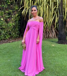 Élégant Long Jewel Neck Rose Prom Roches de bal avec Cape A-Line Mmesthzon Zipper Back Preed Floor Longue Robes de soirée pour femmes