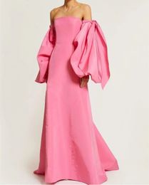 Robes de soirée élégantes longues sans bretelles en taffetas rose avec manches une ligne rouge moyen-orient Watteau train robe d'invité de bal pour les femmes